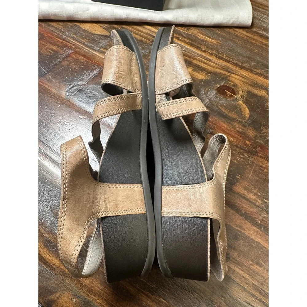 Abeo Quartz B.I.O.system Sandals Tan Leather Wedge Strappy Womens 8N A8Q52670